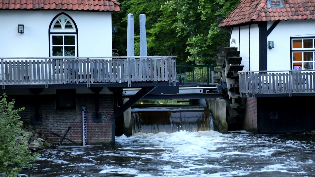 Olliemölle Den Helder watermolen met draaiend waterrad  21 uur Woold Winterswijk 23 mei 2021