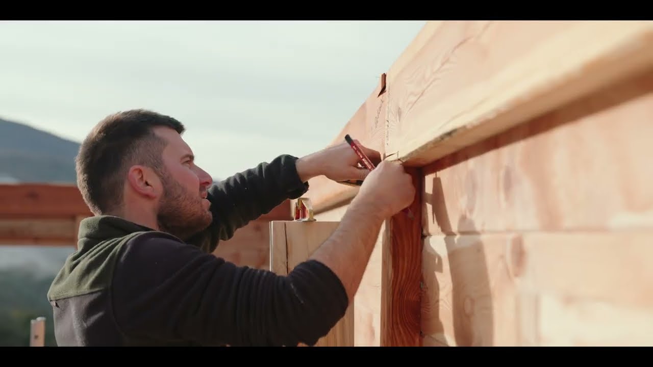 Constructeur chalet traditionnel fait main - de l'arbre au chalet