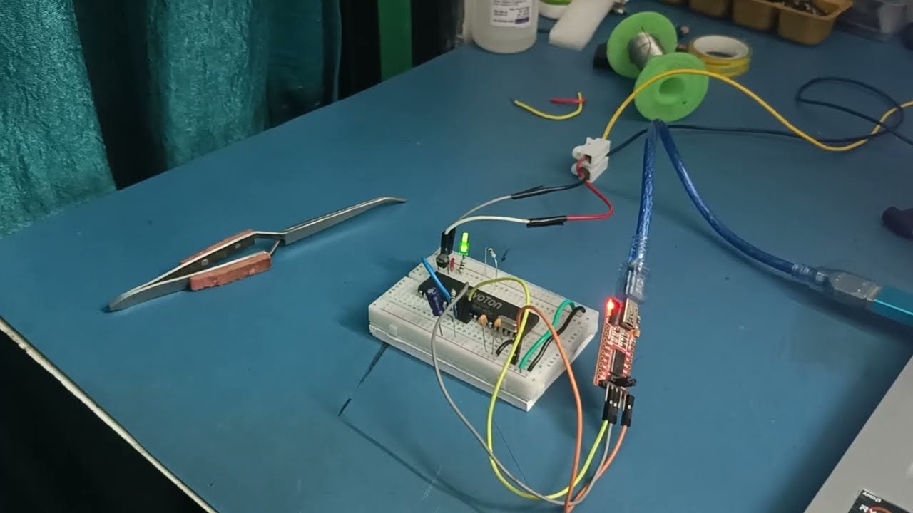 Getting Started With Nuvoton's W78E052D (8051 Tutorial No.1 , blink led )