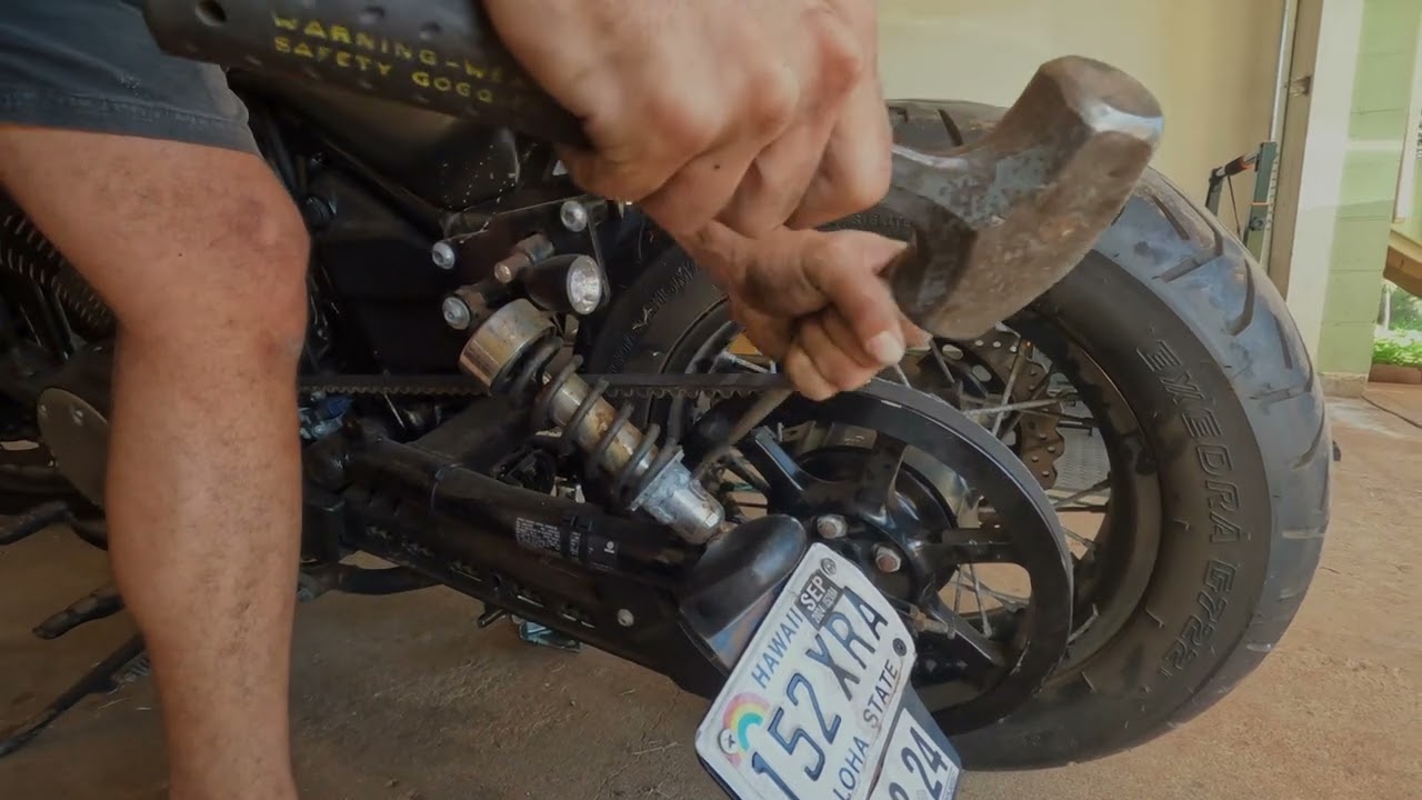 Rear Shock Adjustment for Yamaha Bolt #motorcycle #maintenance