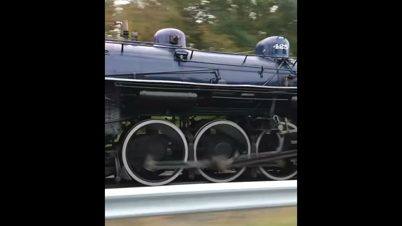 4-6-2 Steam Locomotive in Action &lsquo;The Blue Comet&rsquo; R&N 425