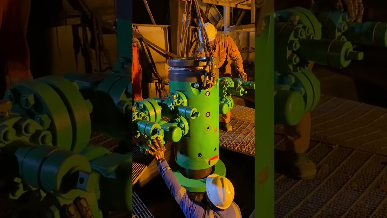 Installing the 13 5/8in Compact Wellhead System on Surface Casing 