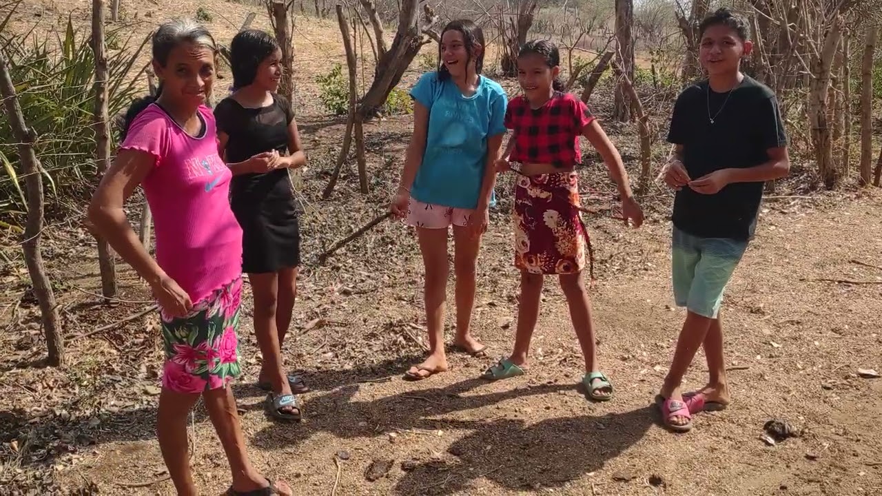  AKI venimos con un vídeo   más y la morena cuenta sus istorias 