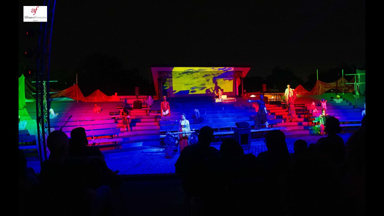 Slanted Silhouettes - a multimedia & site-specific performance (2023)