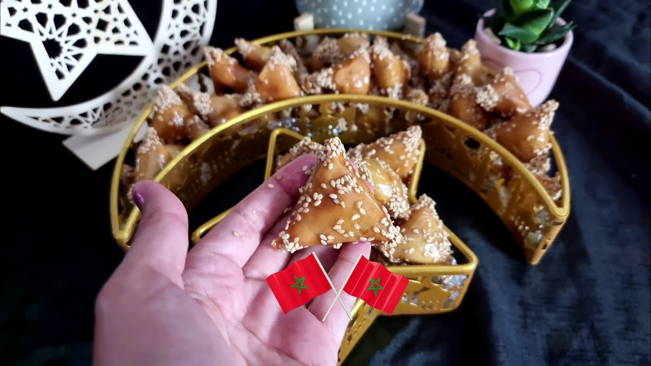 Moroccan Ramadan Cookies | ''Briwat'' Moroccan Peanut Cookies