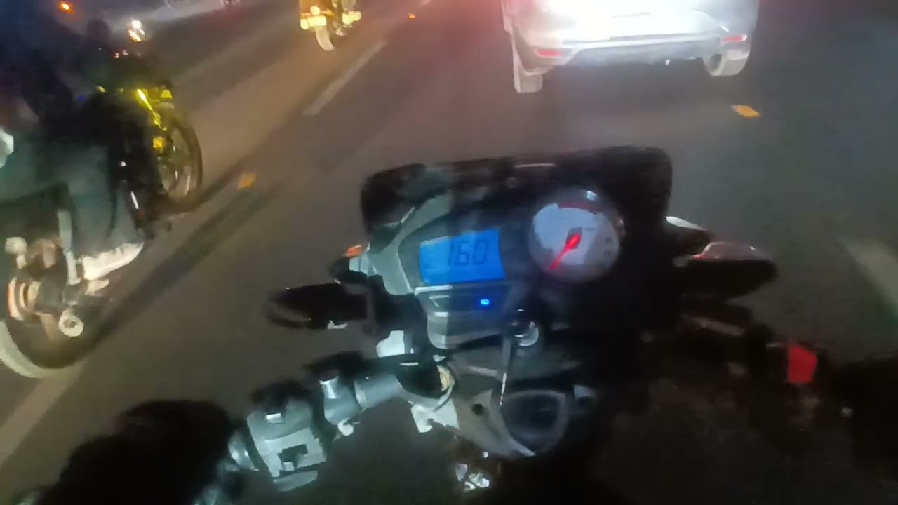Aaj duty jatai time aag lge thi ek 4 vehicle mai Galaxy goal chakker kai pass