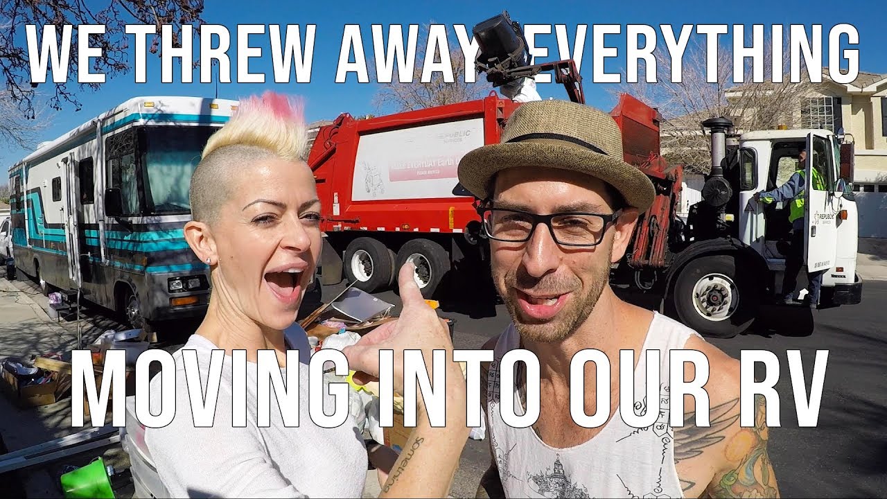 ПЕРЕЕЗЖАЕМ В ДОМ НА АВТОМОБИЛЕ НА ПОСТОЯННОЕ ЖИЗНЬ // ИЗБАВЛЯЕМСЯ ОТ ВСЕГО ВЕЩЕЙ