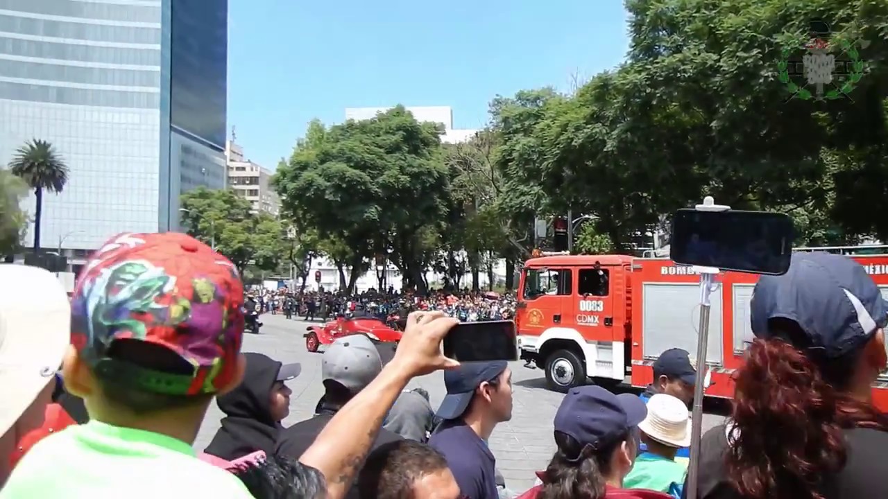 Marchan Bomberos CDMX en Desfile Militar de la Independencia de México