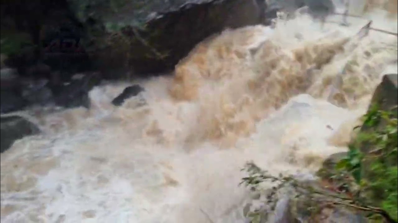 Suruli falls #theni #cumbam rainy season flood 🌧️🌊