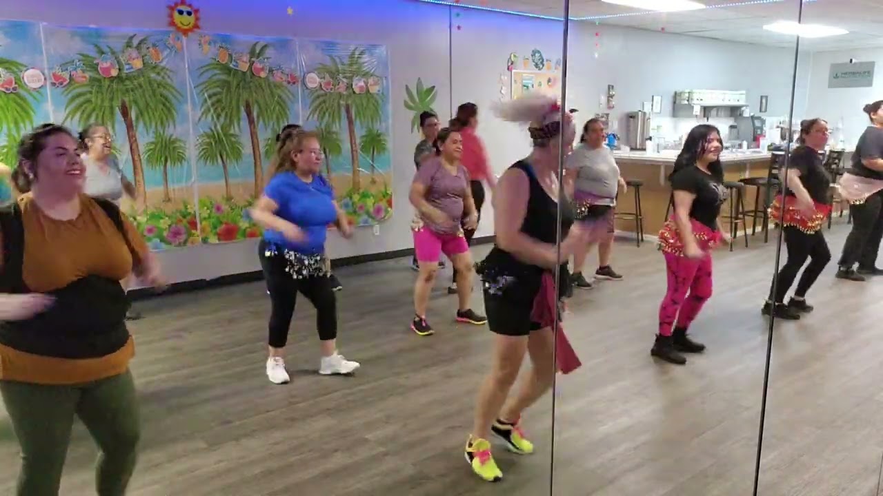 𝑪𝒐𝒔𝒕𝒖𝒎𝒃𝒓𝒆𝒔,  𝑬𝒔𝒌𝒂𝒏𝒅𝒂𝒍𝒐! (cumbia )