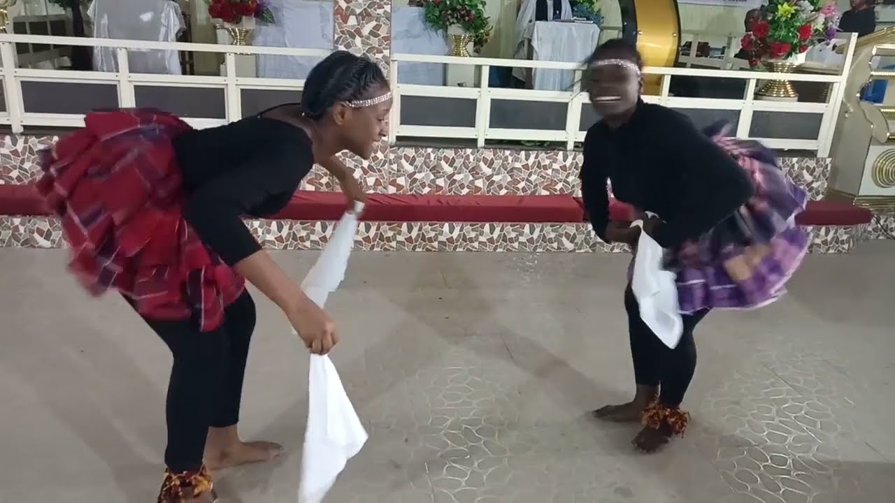 ONYEOMA by Lawrence performed by Danseurs de la Transfiguration in a dance