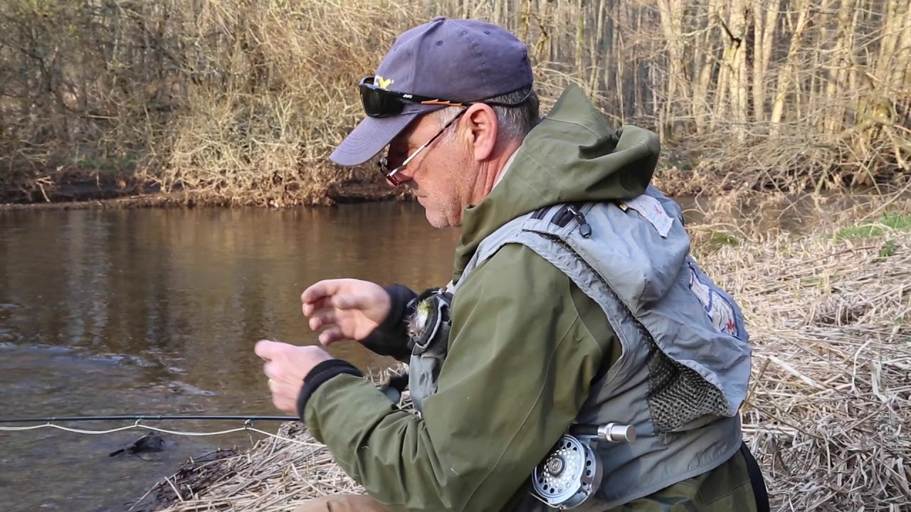 France Cantal Fly Fisherman / France Cantal Pêcheur à la mouche