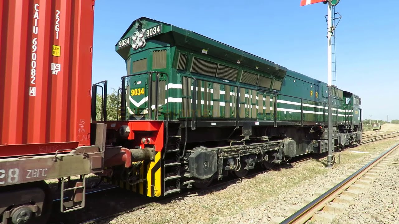 Shunting Work GEU-40 Container Train Dry Port Railway Station | Container Train Service Pakistan