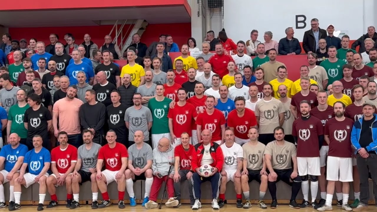 Zwickauer Fußballlegenden feiern 75 Jahre Horch mit Traditionsturnier