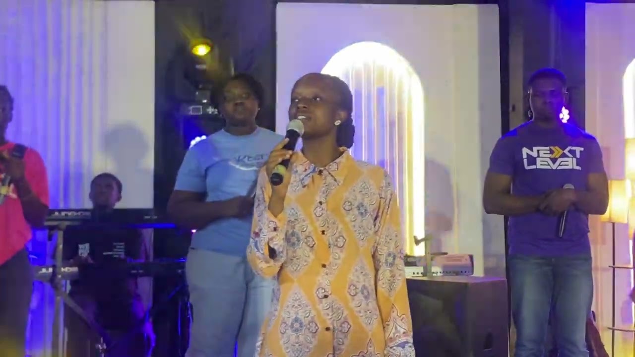 Sandra Boakye Duah LIGHT HAS COME in intense worship at The Amen Festival KNUST