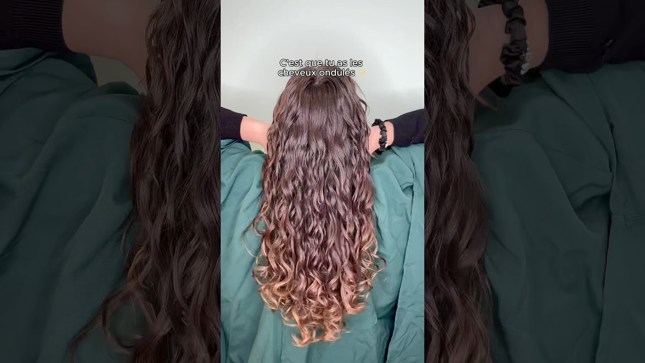 Tu as les cheveux mousseux ? C&rsquo;est qu&rsquo;ils sont ondul&eacute;s !🤫✨ #curlyhair #cheveux