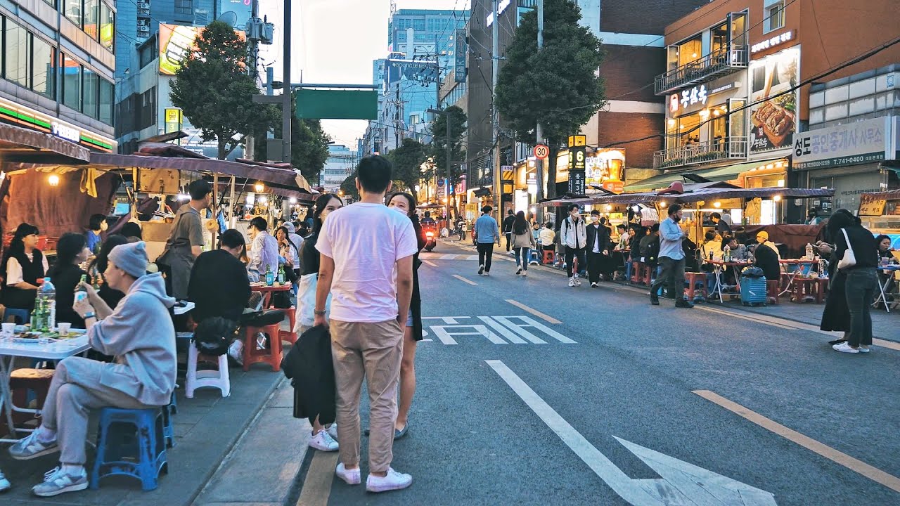 [4K] Seoul Night Walk - Bustling Ikseondong Hanok Village | 포장마차와 골목골목 사람들로 가득, 분주한 익선동 한옥마을의 저녁 풍경
