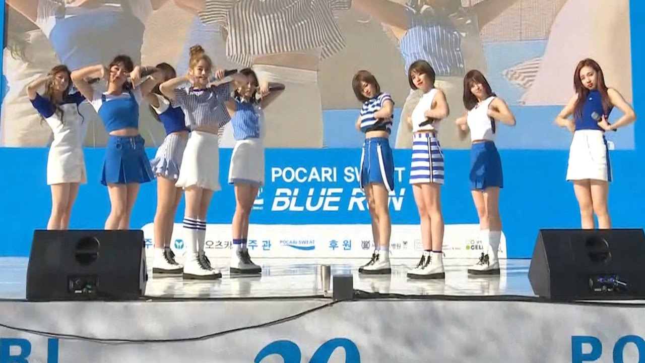 [LIVE] TWICE(트와이스)'TT' 'CHEER UP' 'KNOCK KNOCK' Pocari Sweat Stage (티티, 낙낙, 포카리 스웨트 축하무대)