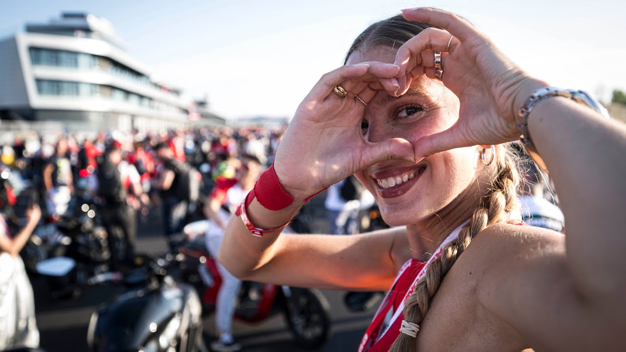 Невероятная всемирная неделя Ducati 2024 / Доминика Райдс