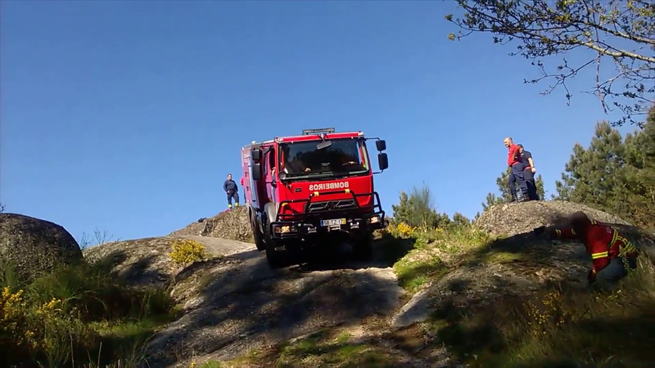 VER COM SOM...VFCI Renault D14T 4X4 CCF 280CV dos Bombeiros Voluntários de Paredes de Coura