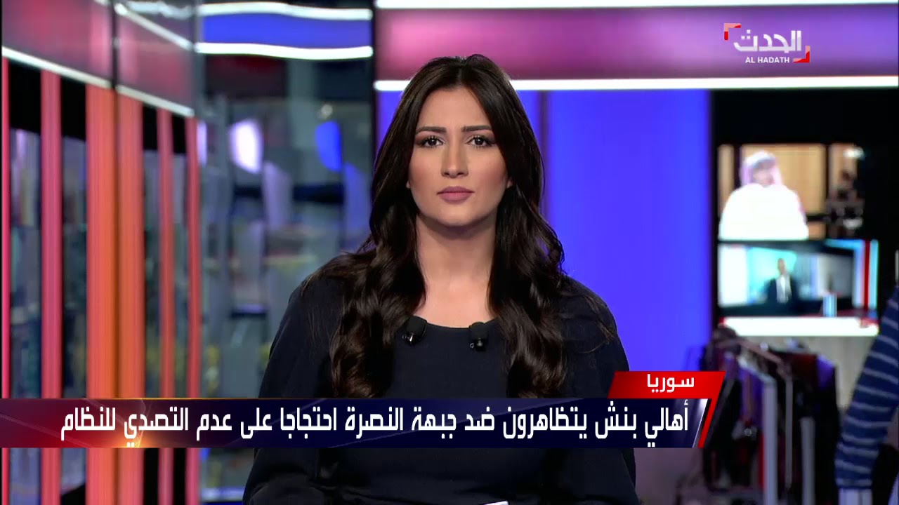 تحدى متظاهرون في مدينة بنش جبهة النصرة ورفعوا علما كبيرا للثورة السورية على مدخل البلدة