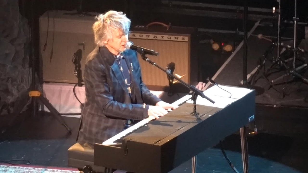 Crowded House (Live @ The Chicago Theatre, Chicago - May 15, 2023)