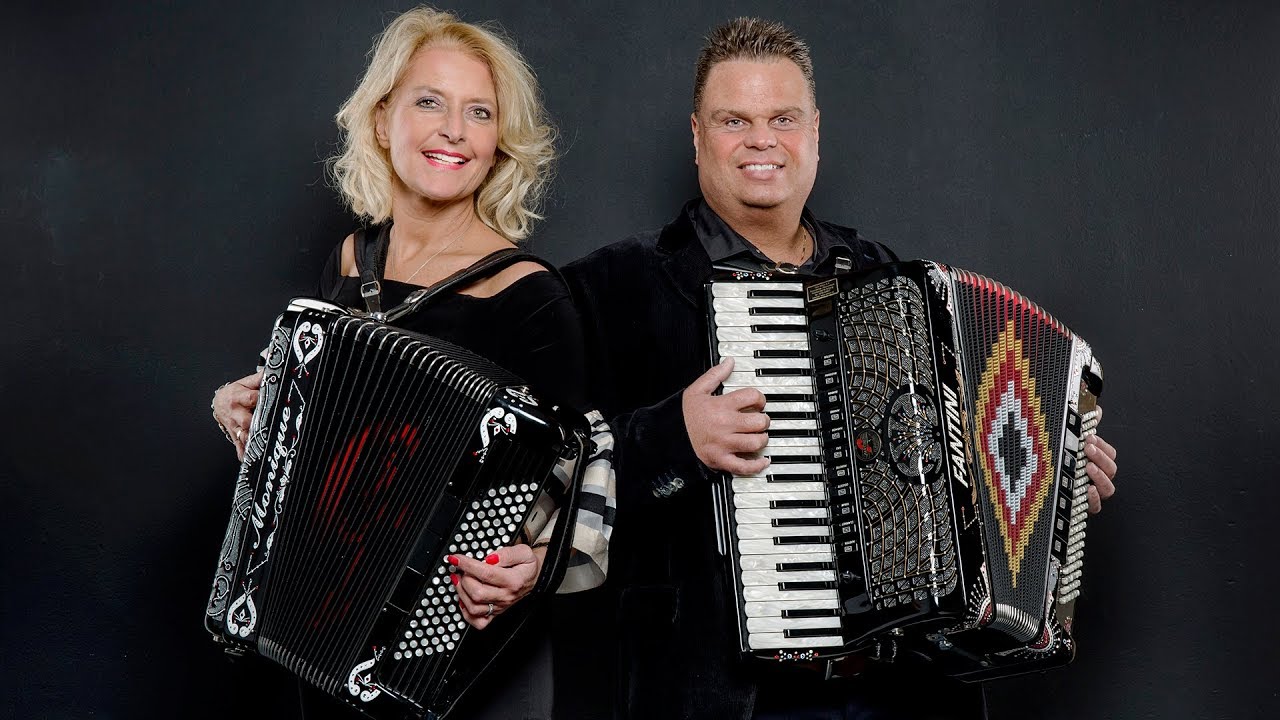 Crazy Accordeons - Happy (Officiële Videoclip)
