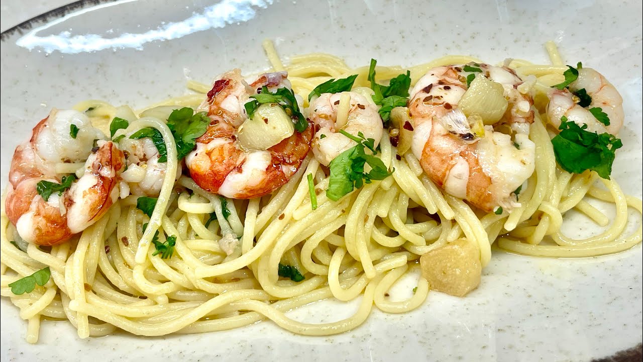 Que sencillos , rápidos y ricos estos ESPAGUETIS CON GAMBAS LA PIL PIL 👌