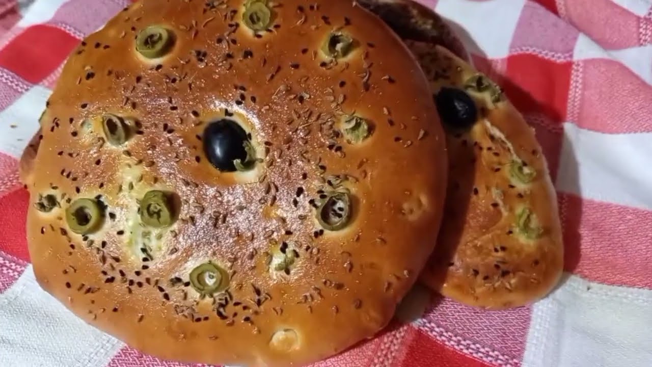 خبز الزيتون أفضل من المحلات 😋 طريقة ساهلة و صفة ناجحة و بنينة ✨