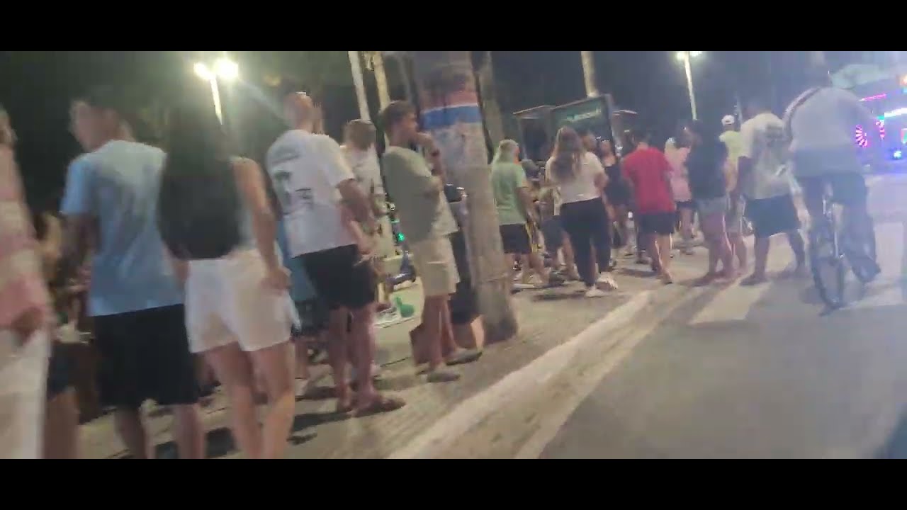 Chegando na praia dos Ingleses em Floripa, a praia ta no final