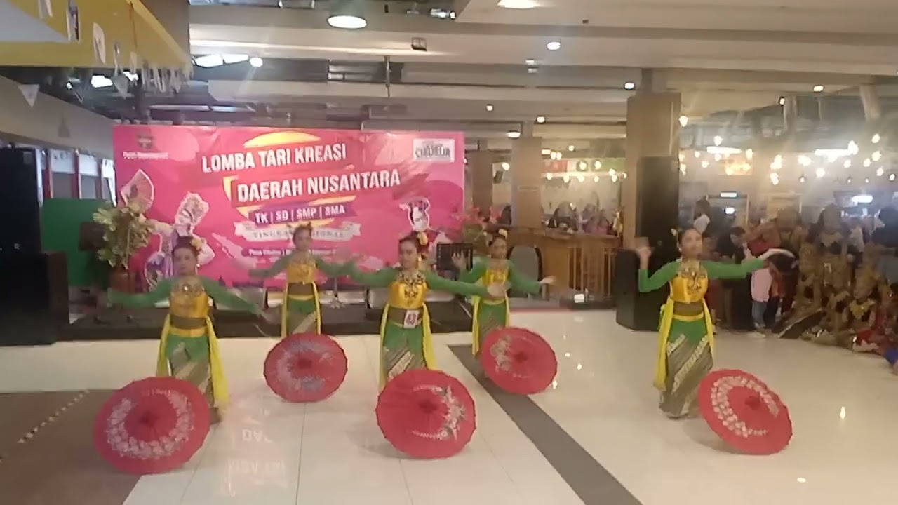 TARI PAYUNG GEULIS - JUARA 1 KATEGORI KELAS 5 SD