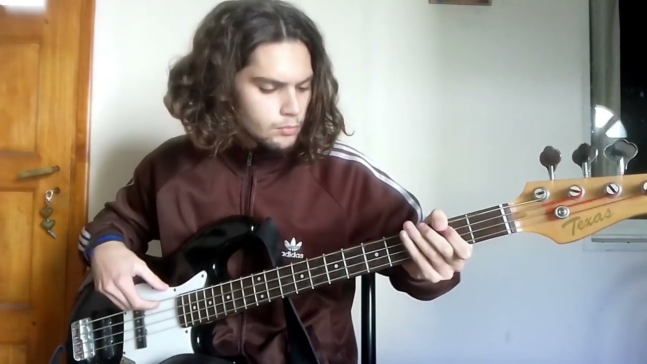 Sobrio a las piñas - Divididos / Bass Cover por: Ignacio Romano