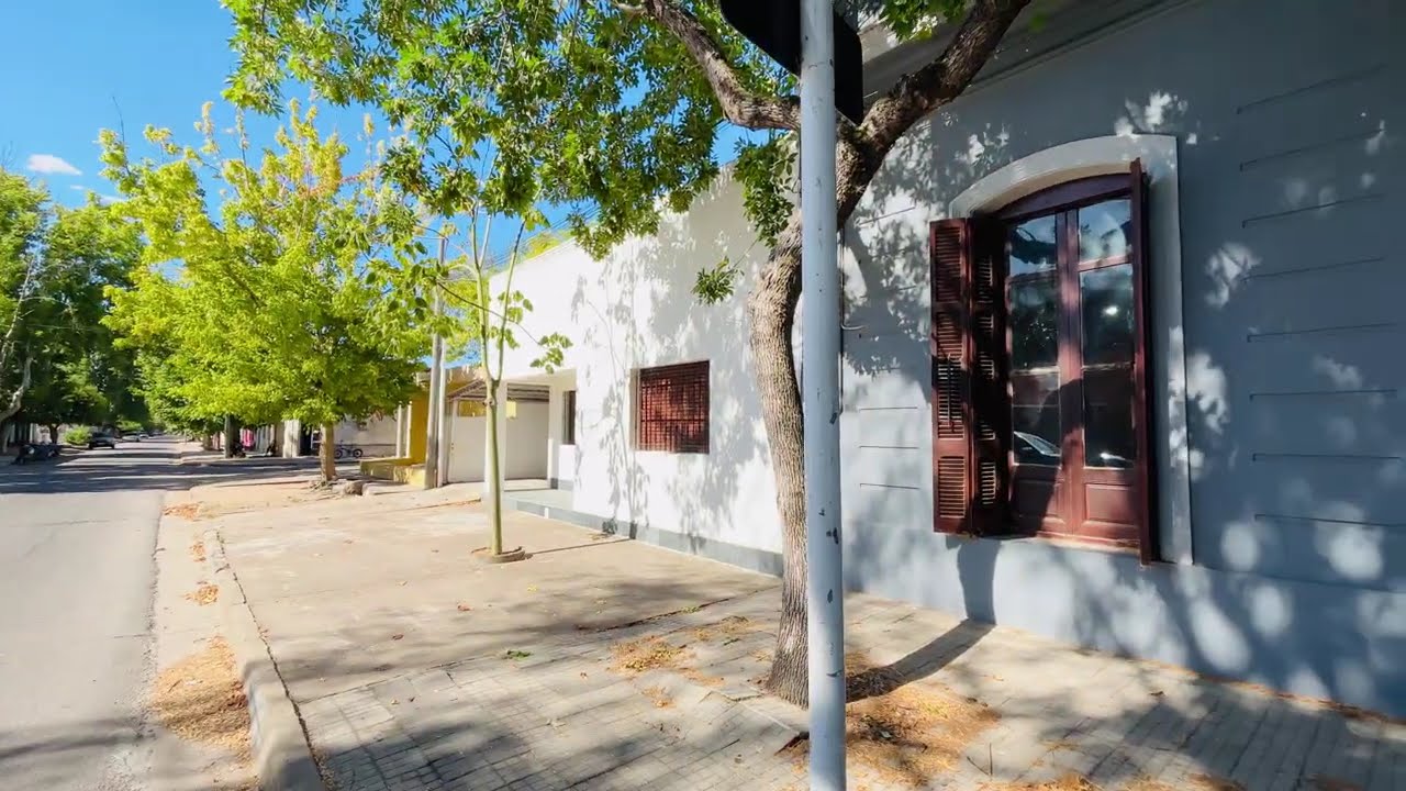 Casa 5 dormitorio patio barbac Trinidad Flores URUGUAY @Inmobiliariamenyou #alquilercasa #realestate