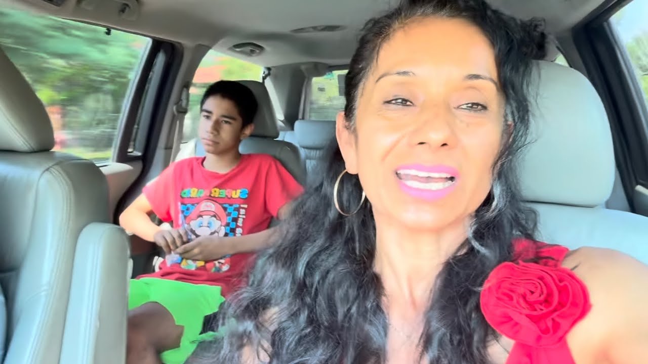 VLOGMAS 20 | BUSCANDO VESTIDO PARA UNA FIESTA + ESTO FUIMOS A COMER