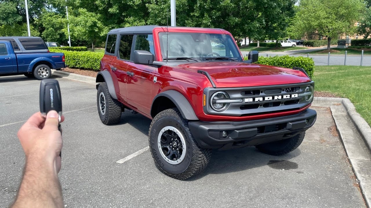 2024 Ford Bronco Big Bend Sasquatch: Start Up, Test Drive, Walkaround, POV and Review