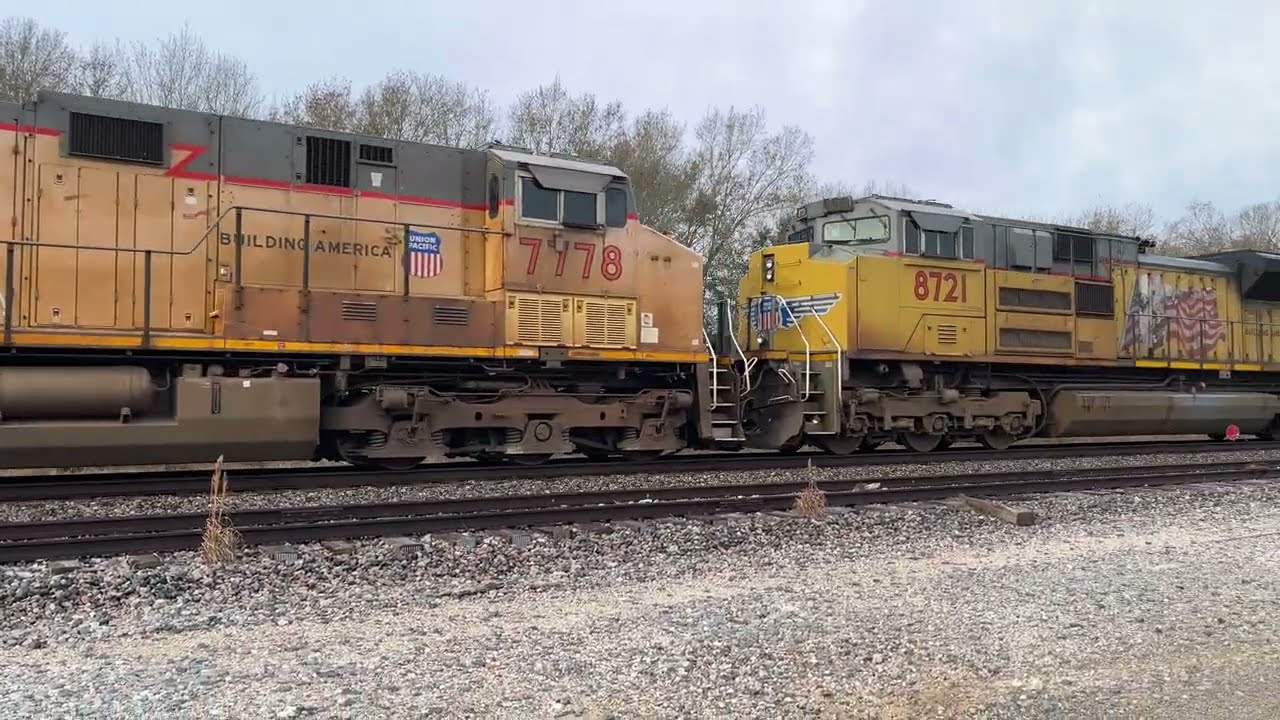 Union Pacific Manifest Led by 8879 SD70ACe - Stoneham TX - 2/10/26