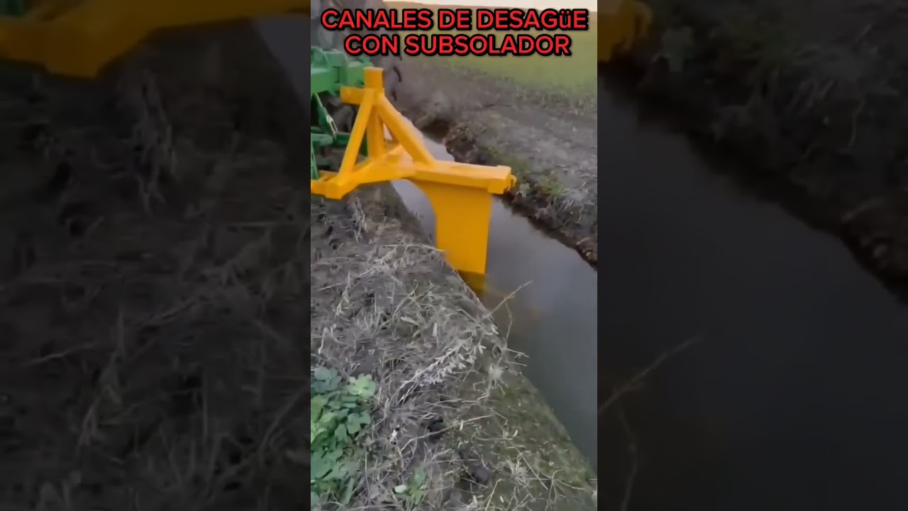 CANALES DE DESAG&Uuml;E CON SUBSOLADOR #shortvideo #farmer #viral #campo  #farming #farm #viral #shorts