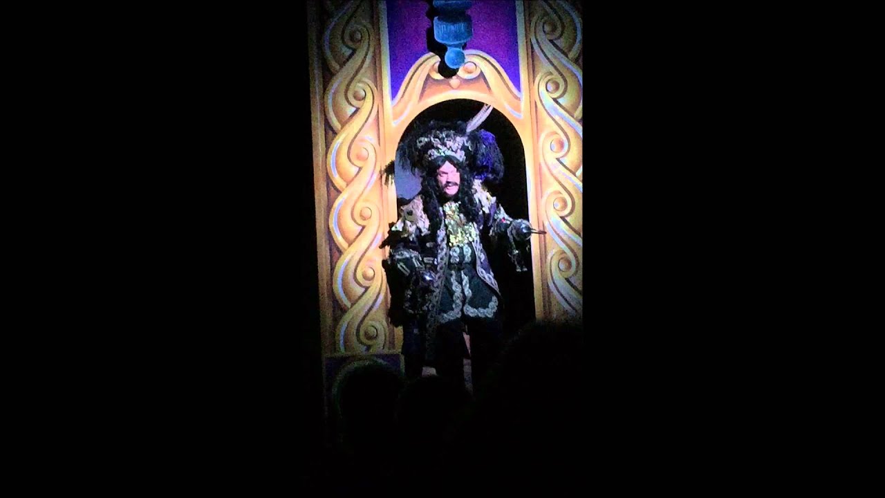 Joe Pasquale in Peter Pan at the Northampton Derngate 2015