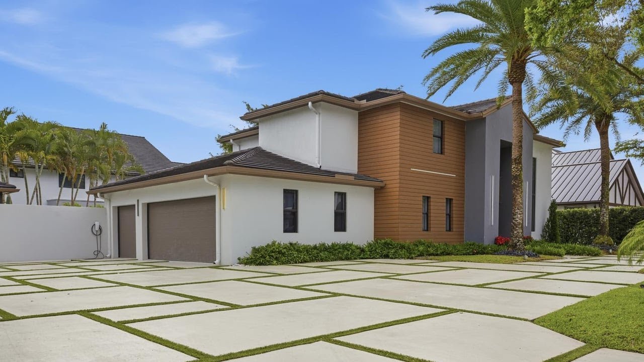 9467 NW 54th Terrace, Doral, FL