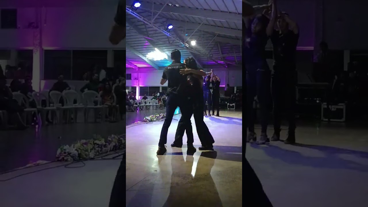 Apresentação de Forró na escola de Artes em Goianira Goiás 