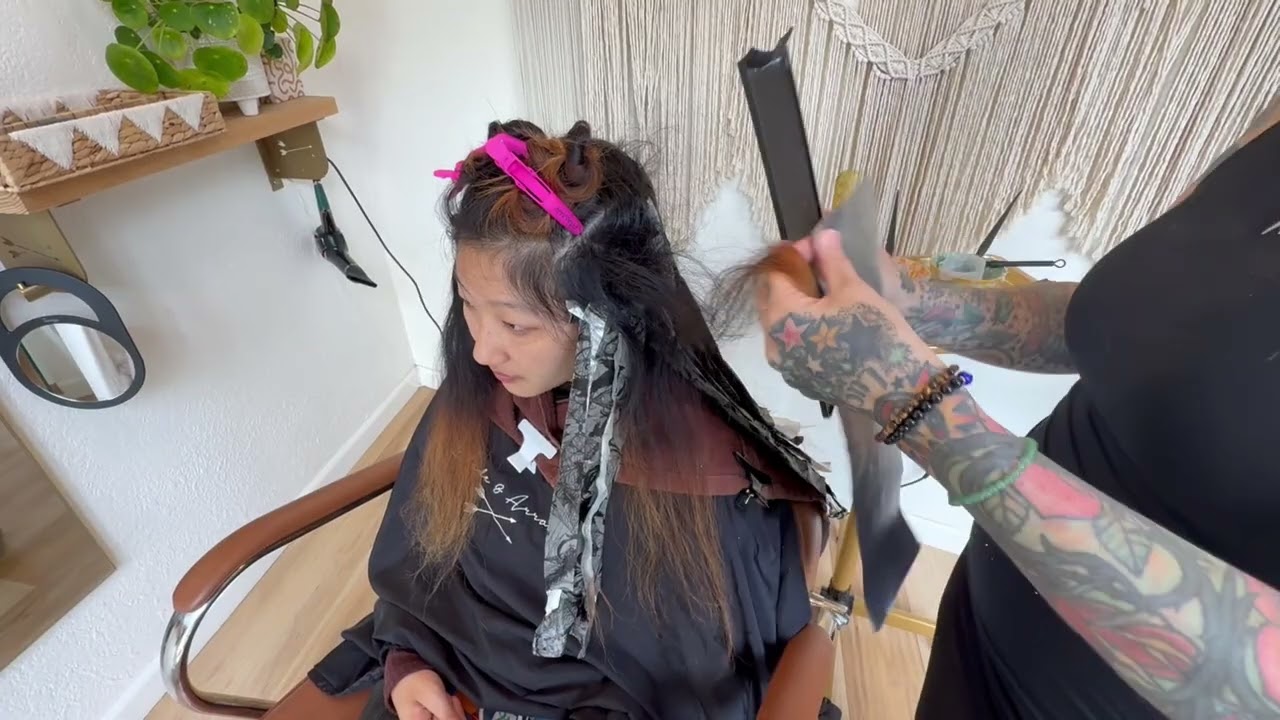 Hair Color Balayage, Foil Technique Lived-In, 26 min