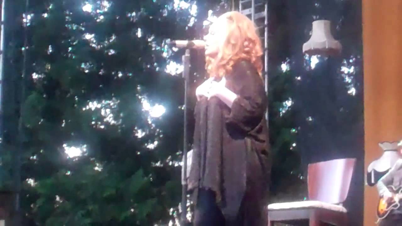 Adele Set Fire to the Rain LIVE Portland, OR 8/11/11