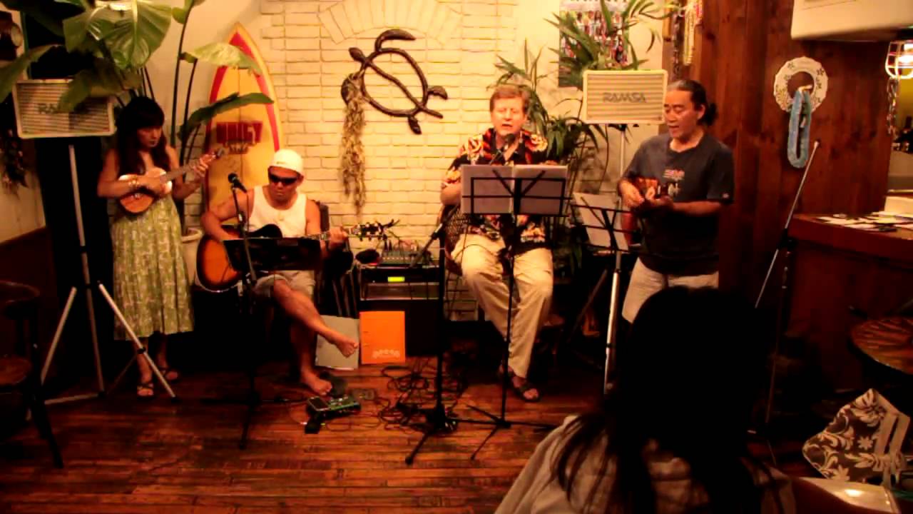 'Ukulele jamming - Kuhio Bay - Tribute to IZ