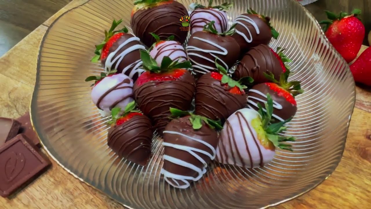 El truco que no sabías para que el chocolate NO se despegue de las fresas