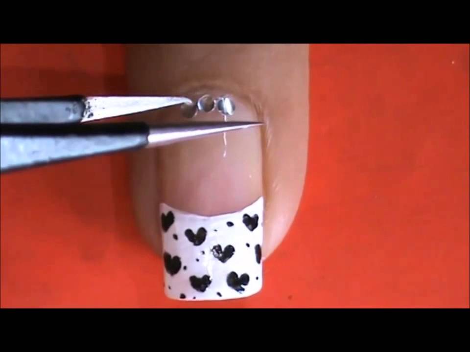 Flirty Tips ** French Manicure ** Nail Art Designs
