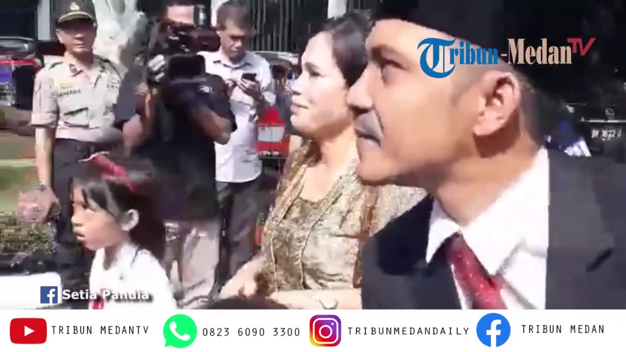 Erwin Siahaan Naik Becak Motor ke Pelantikan Anggota DPRD Medan