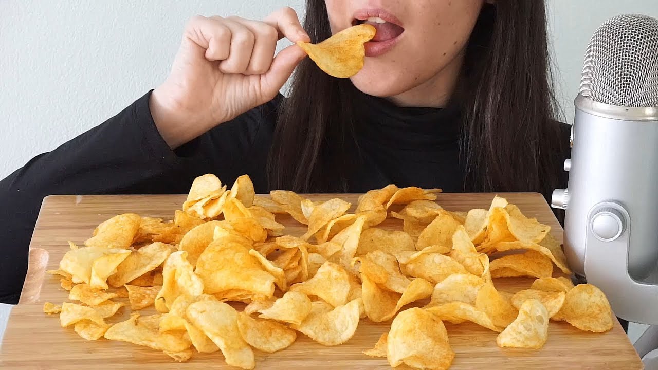 ASMR Eating Sounds: Sriracha & Lime Kettle Chips (No Talking)