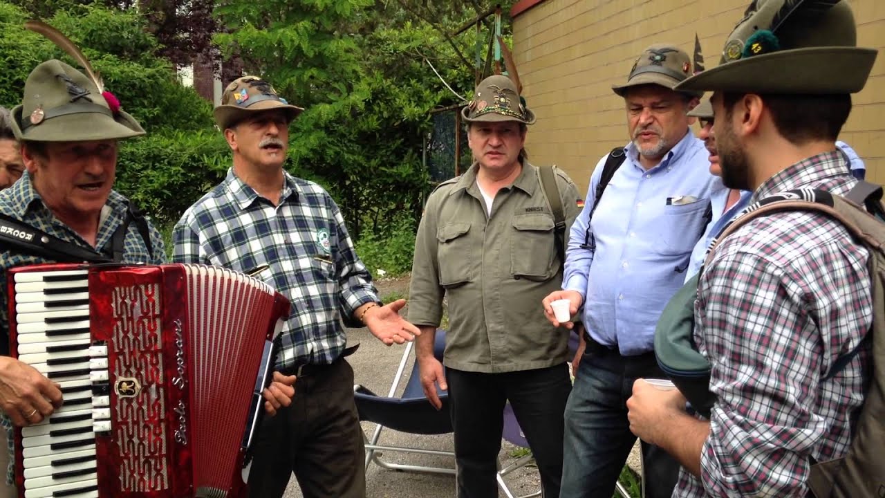 Adunata pordenone- Cimitero di rose