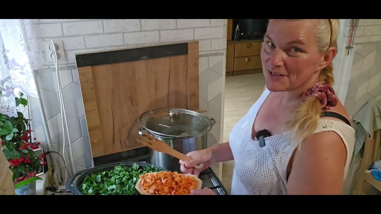 Pyszna sałatka letnia - dzień przy garach w upalny dzień przed deszczami 