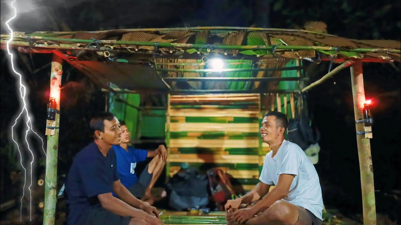 Camping-Bermalam Di hutan Sambil Mancing Ikan Lembat Tidur Di Shellter Pinggir Sungai